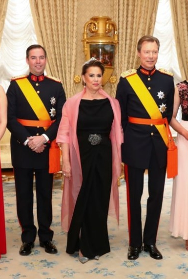 العائلة الأميرية الحاكمة لإمارة موناكو في المركز الثالث