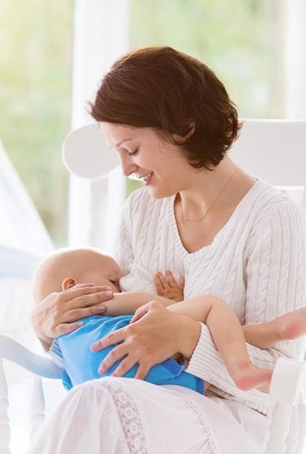 كيفية تنظيم مواعيد الرضاعة الطبيعية للمرأة العاملة 