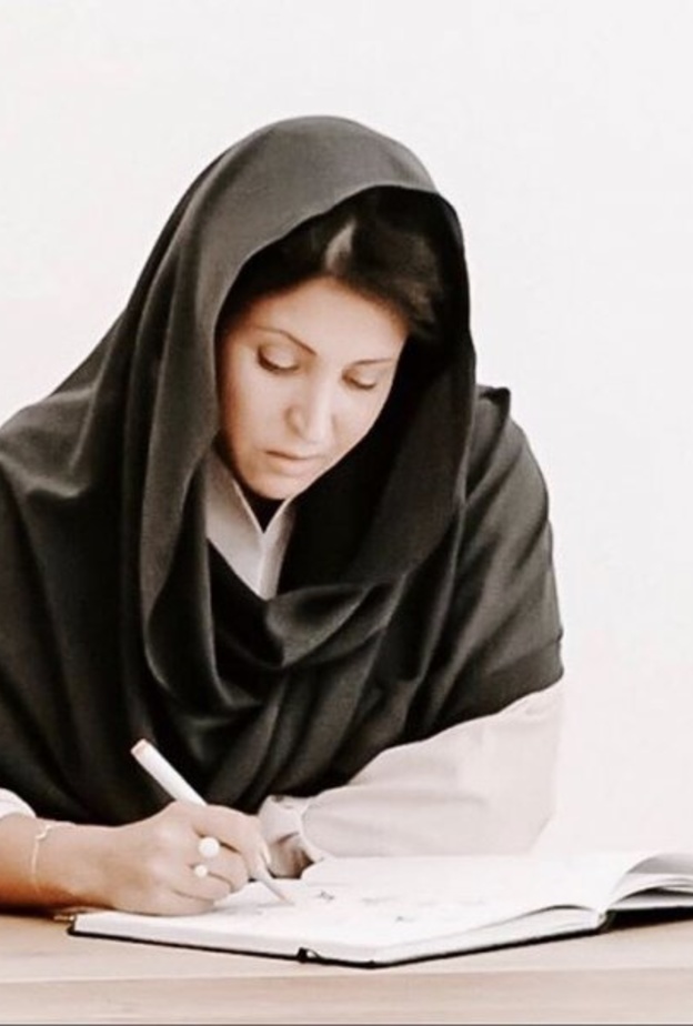 المصممة الأميرة نورة الفيصل صاحبة علامة Nuun Jewels