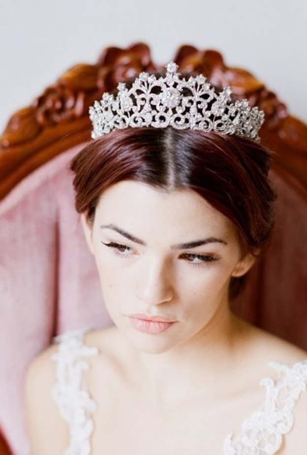 احدث اشكال تاج عروس ملكي 2019 من انستقرام