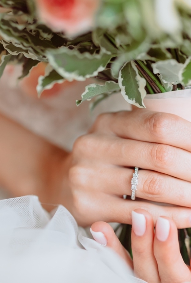 احدث اشكال خواتم الخطوبة الرومانسية