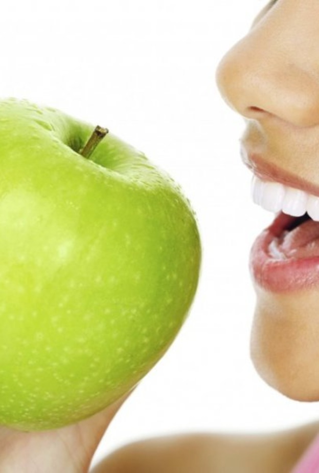 التفاح يحتوي على بكتيريا تعزز صحة الأمعاء