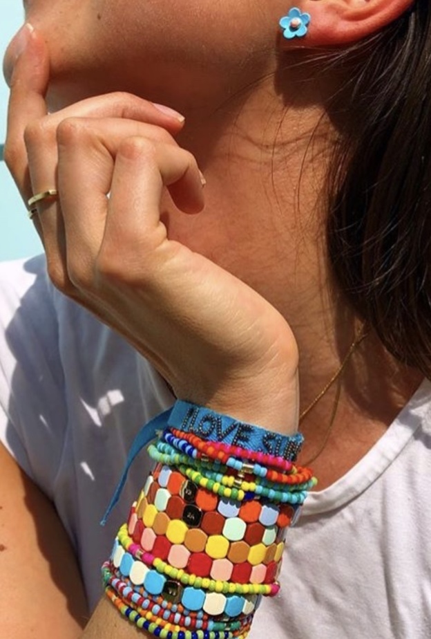 موضة الاكسسوارات الملونة صيف ٢٠١٩