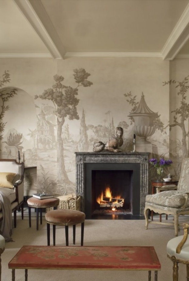 الرسم على اللون الأسود في الحوائط يبرز جمال الألوان والتفاصيل