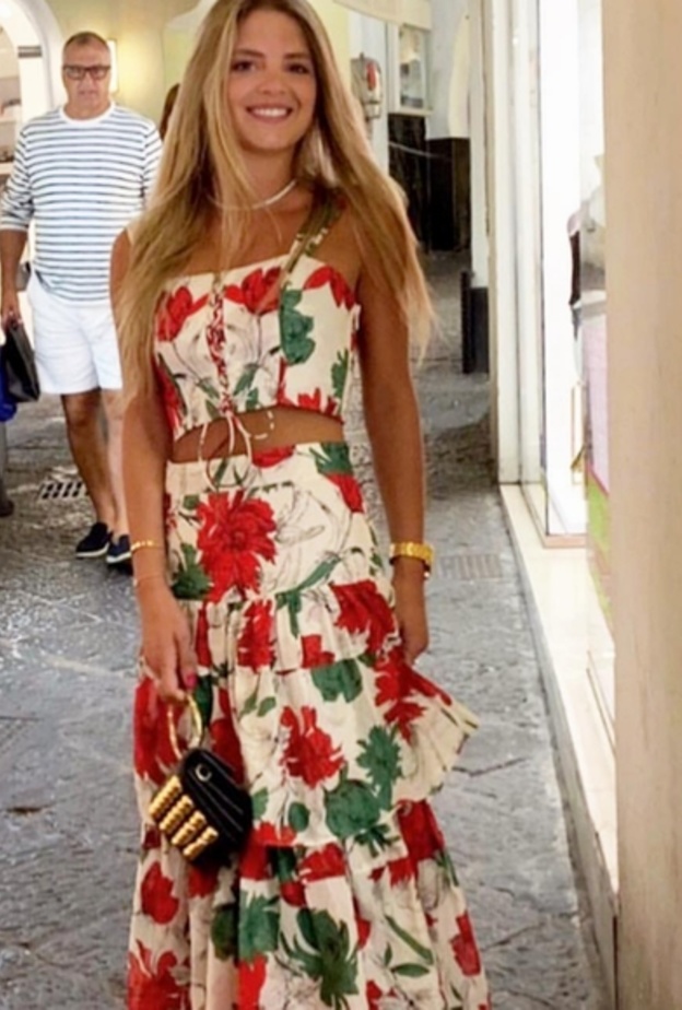 أجمل إطلالات زوجة إيلي صعب جونيور كريستينا مراد بالتصاميم المطبعة بالورود