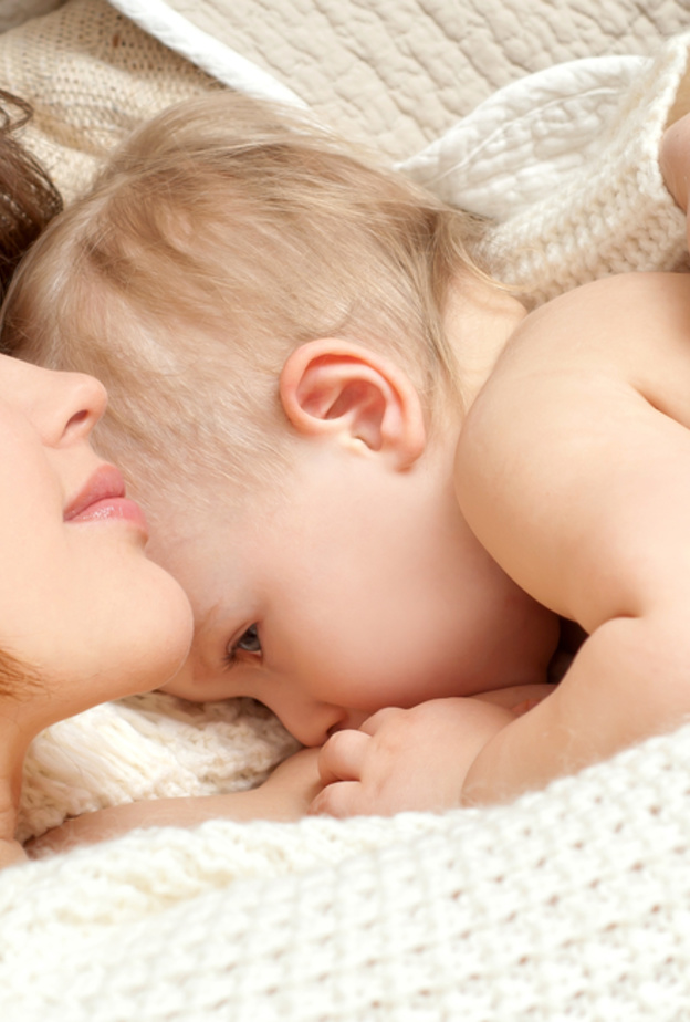 الرضاعة الطبيعية بدون ترهلات الثدي ممكنة بهذه النصائح