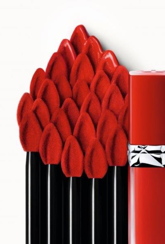 تكشف Natalie Portman عن طابعها الأكثر نعومة وحميميّة وحسّية