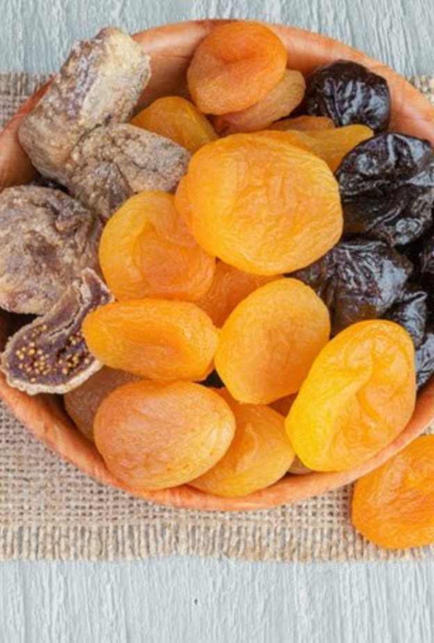  التين و المشمش والزبيب فواكه تعالج الإمساك