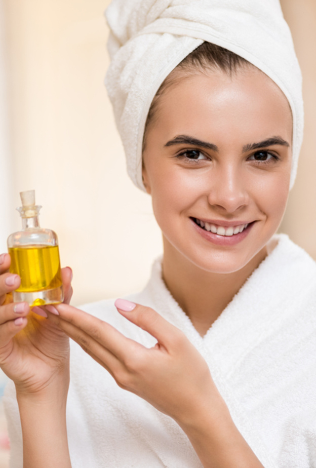 أزهار الياسمين وزيوتها رمز الجمال منذ العصور القديمة