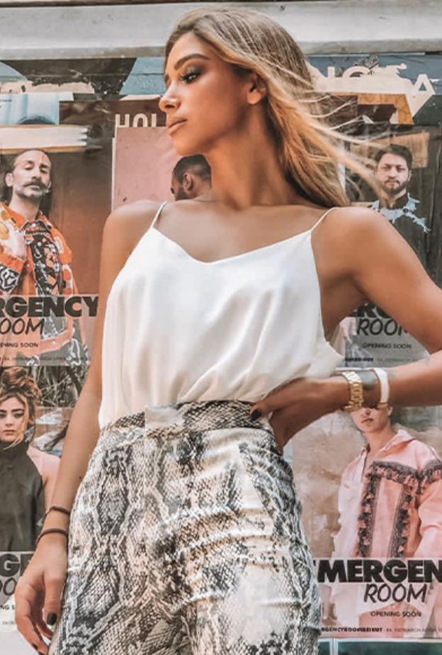 إبنة نوال الزغبي بفستان زهري على خطى والدتها بأناقتها