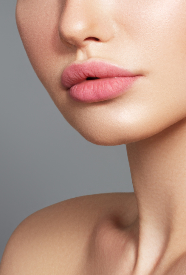  اتبعي الوان احمر الشفاه المناسبة لصاحبات الشفايف الكبيرة