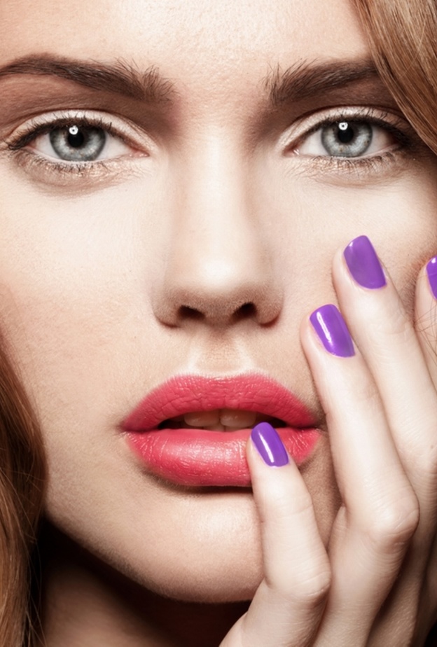  جربي اظافر راقصة الباليه التي تعطي مدى طويل ليديك