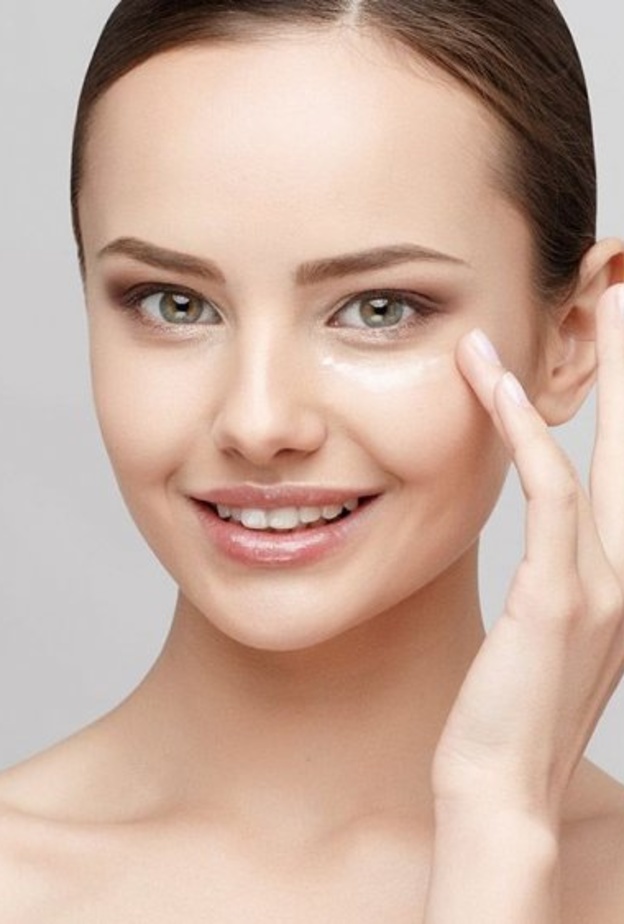 اعملي على اخفاء الهالات السوداء بطرق طبيعية