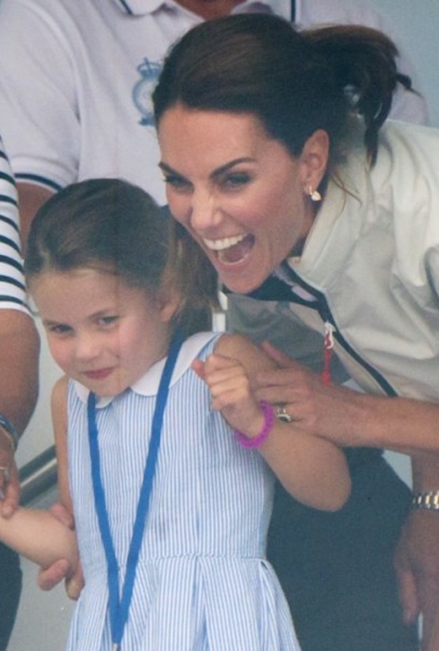 ظهور غير متوقع لأطفال عائلة كامبريدج