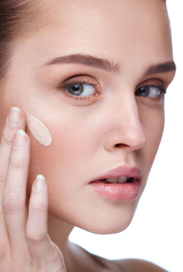 يُعد البي بي كريم من أشهر الكريمات المستعملة في فصل الصيف بسبب نتائجه الرائعة والفعّالة