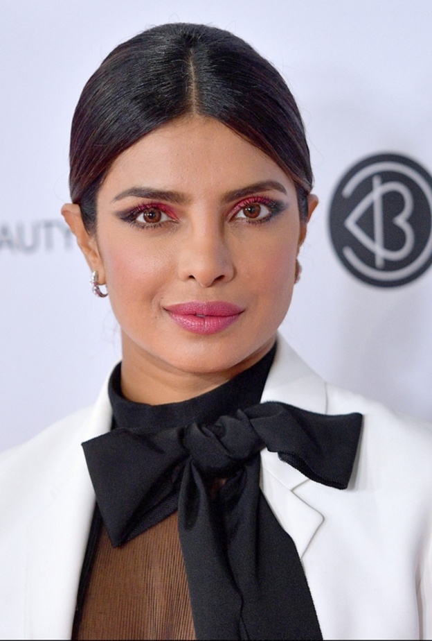 اتهام بريانكا تشوبرا بتشجيع الحروب