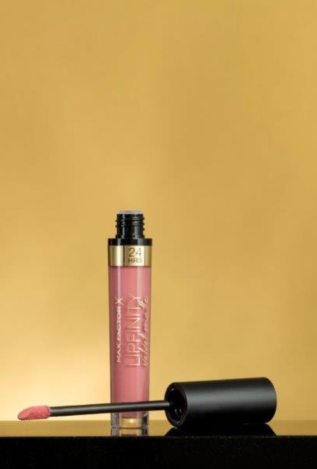  أحمر الشفاه السائل Lipfinity Velvet Matte