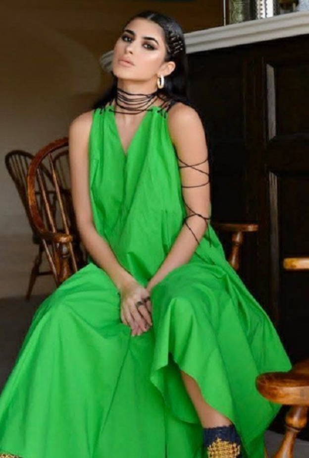 فستان اخضر فاتح
