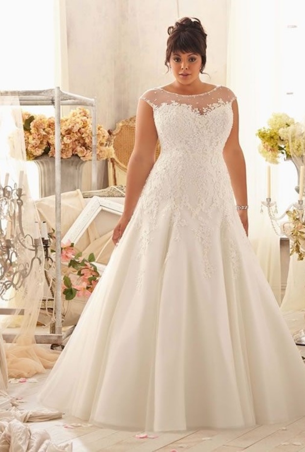 فستان مفتوح الظهر من maggie sottero