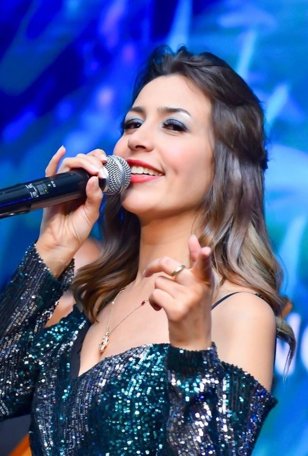 الفنانة جنات تستعيد نشاطاتها الفنية