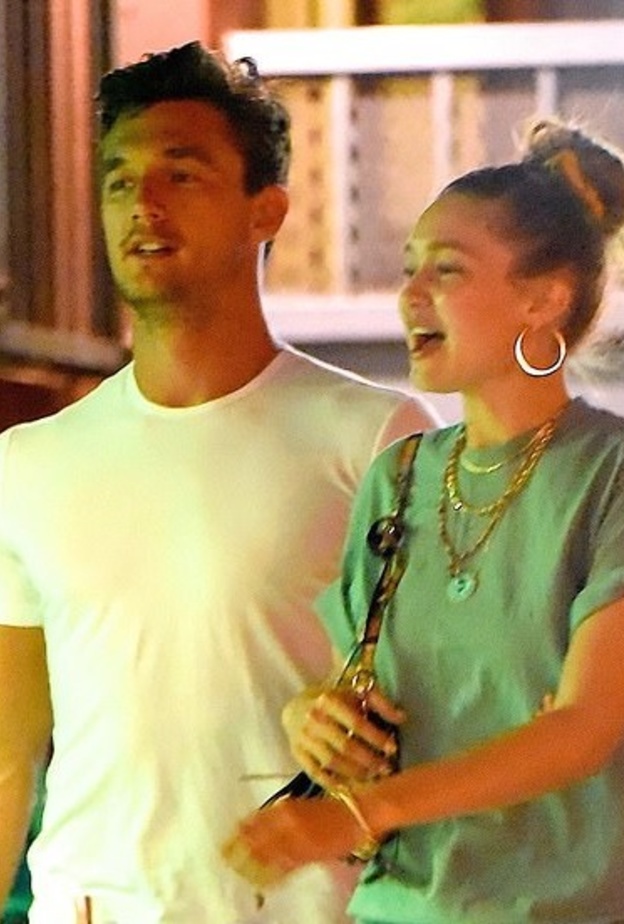 جيجي حديد و تايلر كاميرون