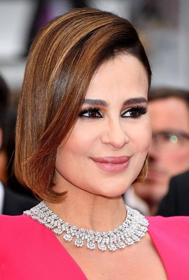 النجمة كارول سماحة لا تتخلى عن تسريحات شعر كاريه موضة خريف 2019