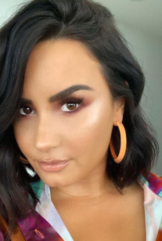 أبرز إطلالات ديمي لوفاتو الجمالية