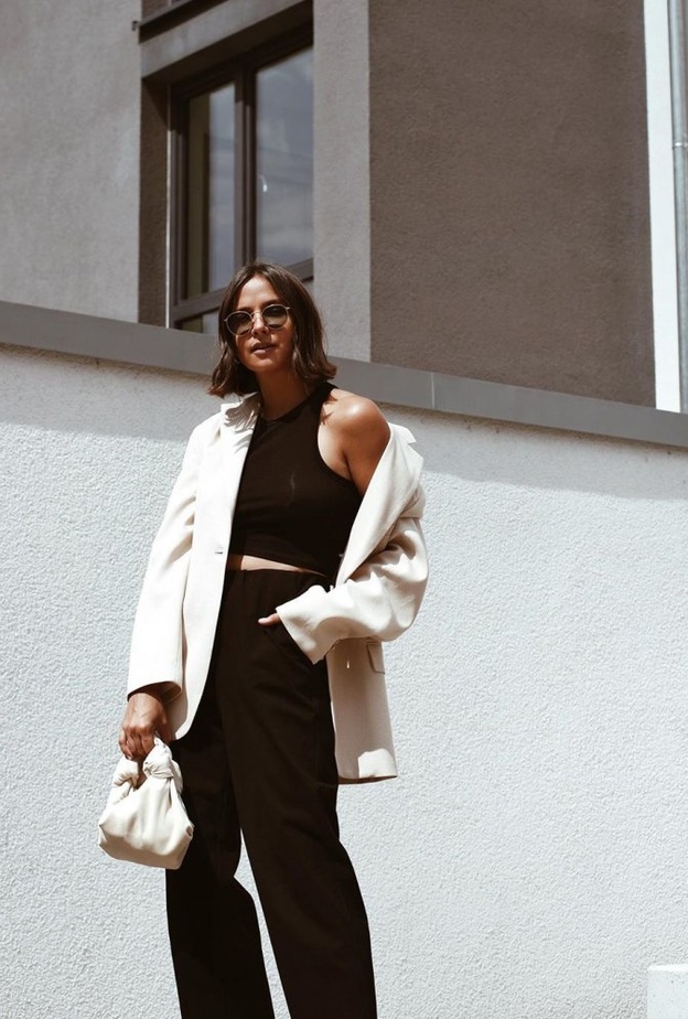 حقائب كروس صغيرة من Jacquemus