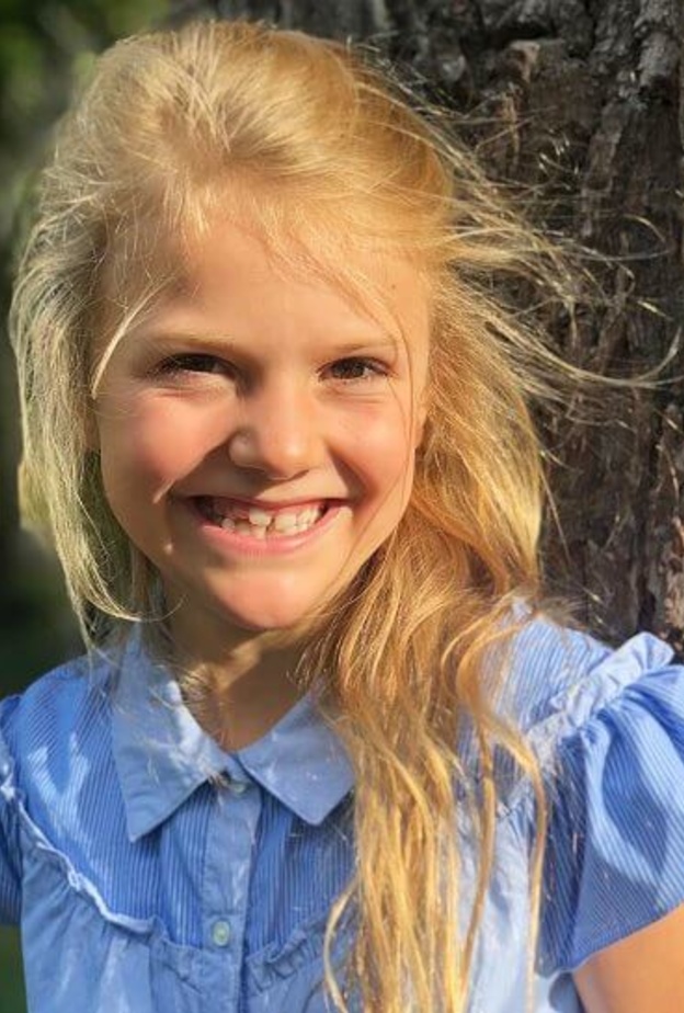 الأميرة فيكتوريا تنشر صورة الأميرة استيل في أول أيام دراستها