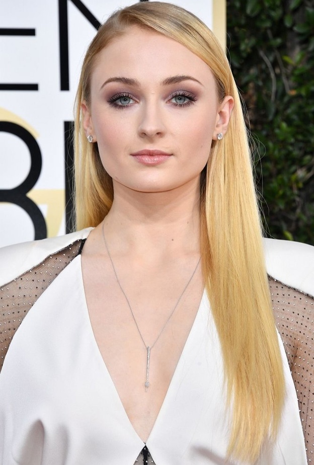 تسريحات الشعر الاشقر الطويل مستوحاه من Gigi Hadid