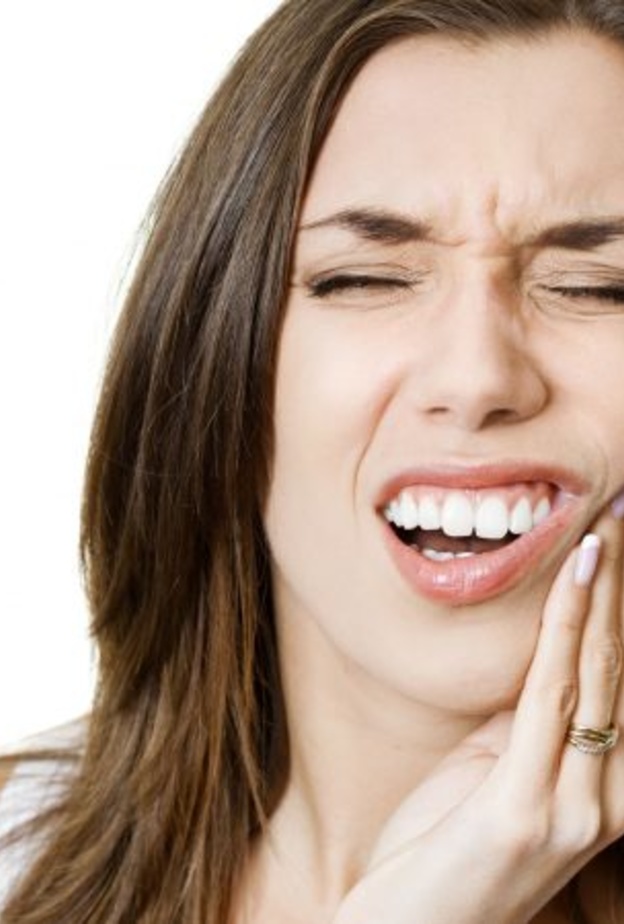 السلاق الفموي يسبب آلام في الفم