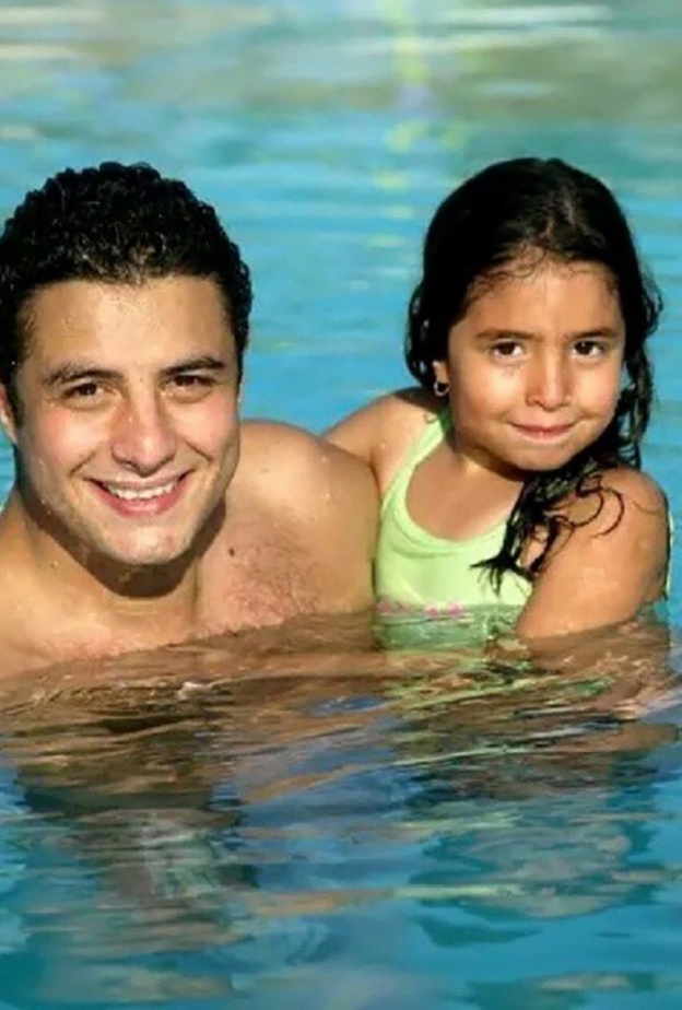 احمد الفيشاوي وابنته 