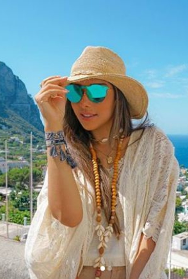 لا تكتمل أي إطلالة صيفية من دون الأكسسوارات من الصفد والأساور المحبوكة من مجموعة ديور