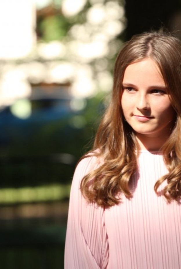 الأميرة انجريد تبدأ دراستها في الصف العاشر