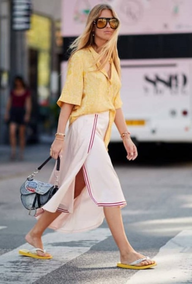 القميص المربع بخامات ملونة ومريحة