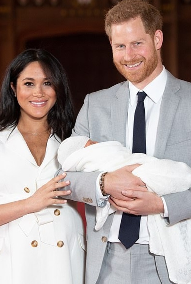 الأمير هاري وشقيقه يزوران قبر والدتهما بانتظام