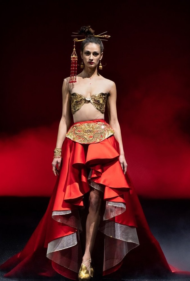 فستان من armani prive