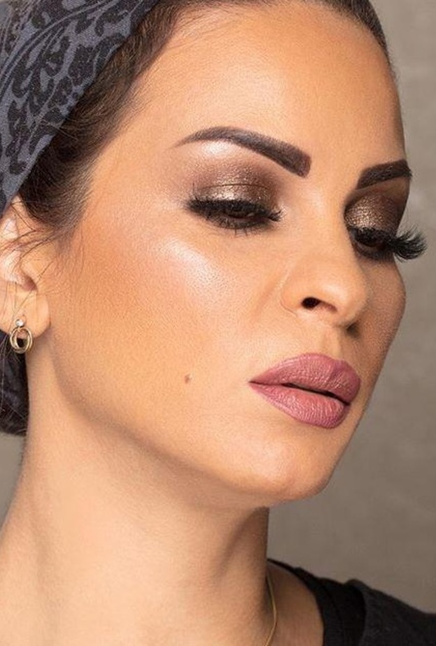 والدة حلا الترك تبدأ بالاهتمام بجمالها