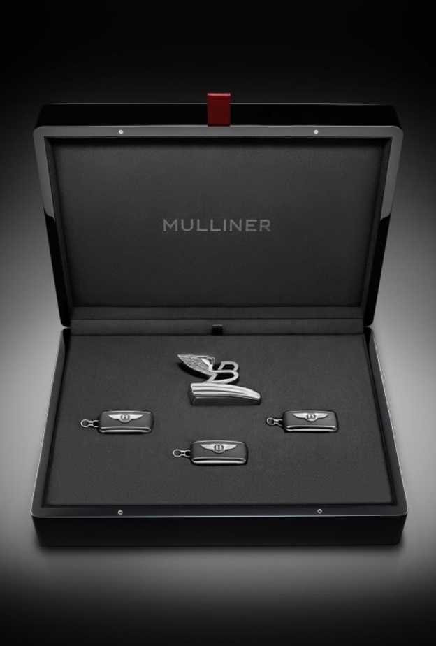 احتفالاً بالذكرى المئوية لتأسيسها BENTLEY تبتكر تحفة فنية تذكارية مصمّمة على شكل صندوق خشبي فاخر للمفاتيح