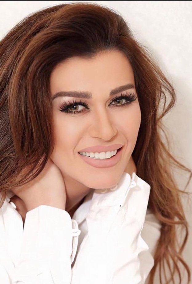 نادين الراسي تعلن عودتها للدراما