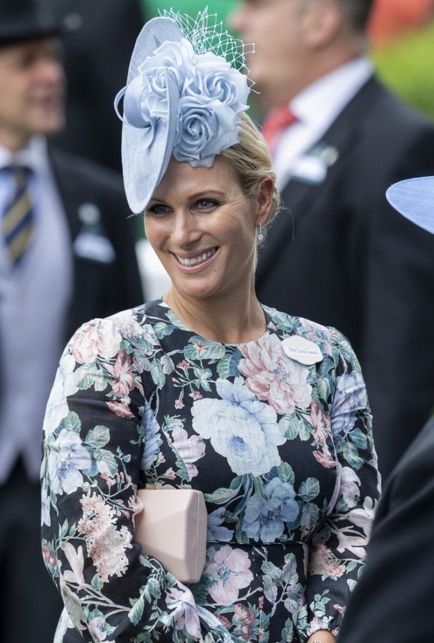 زارا تيندال تجيد الغناء