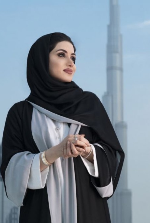 المصممة الإماراتية ياسمين الملا