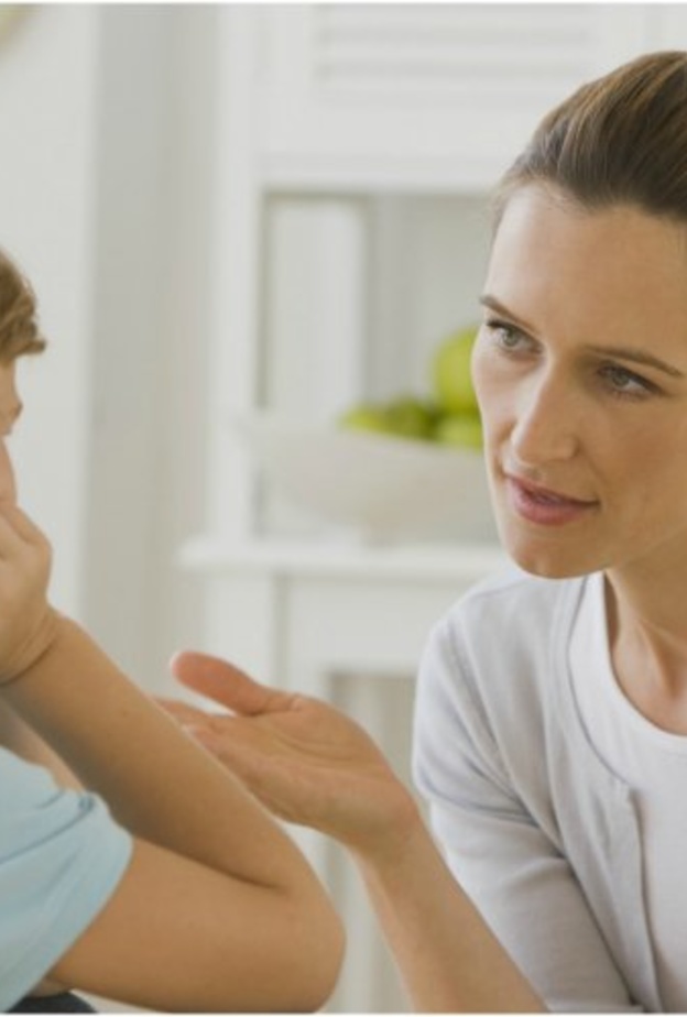 كيف تربي الأم طفلها على إحترام المرأة وتقديرها 