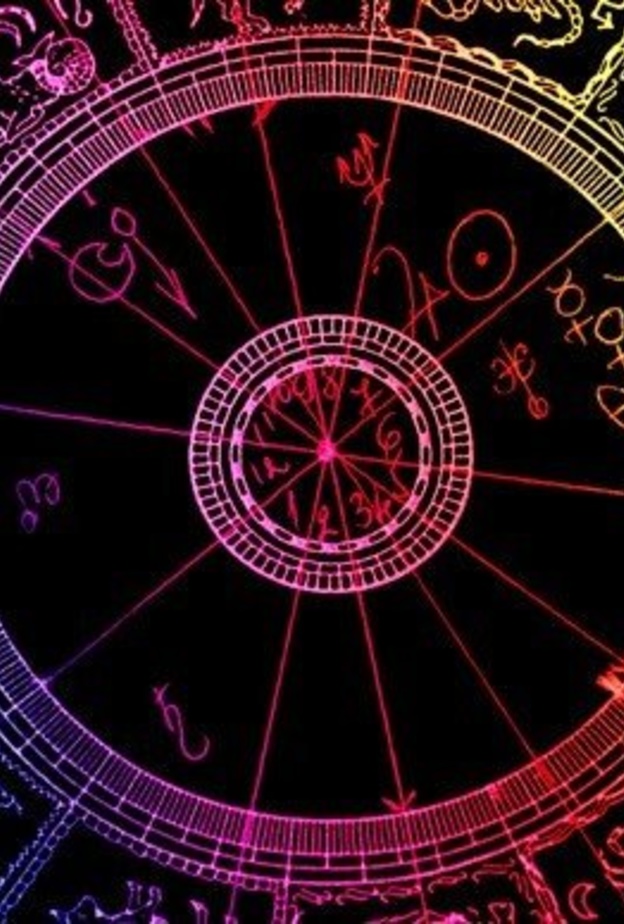 اكتشفي ماذا يخبئه لك برجك حسب توقعات عالم الفلك الدكتور سمير طنب