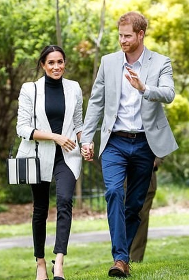 الأمير هاري وزوجته في مطعم للطبقة المتوسطة