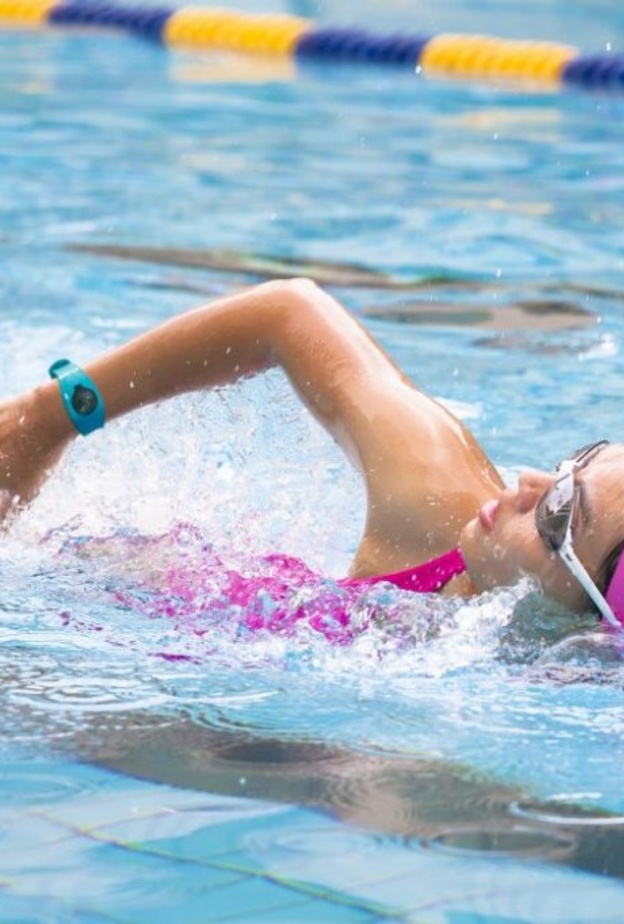 السباحة تنشط كافة عضلات الجسم