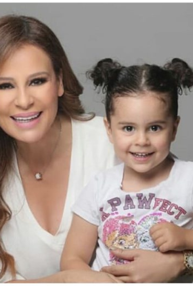 كارول سماحة وابنتها