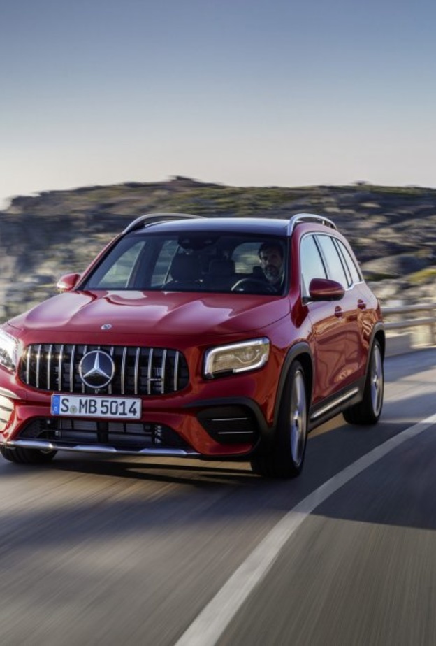 أستون مارتن تحدد موعد طرح DBX