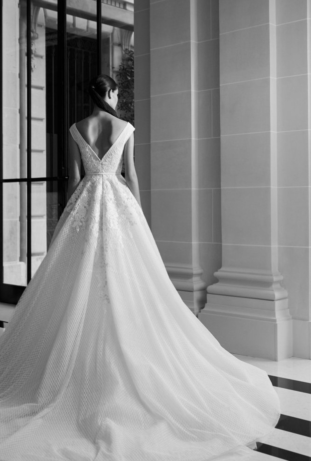 فستان مع ظهر مفتوح