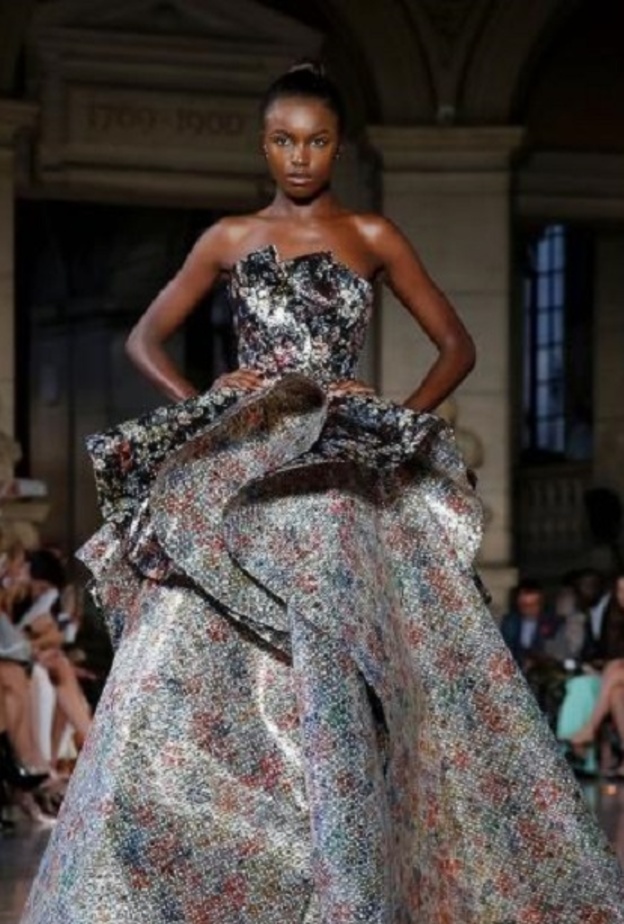 فستان من رامي قاضي